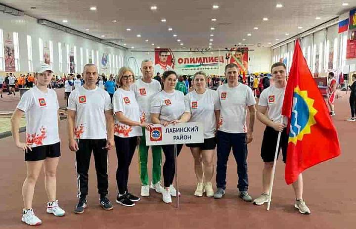 «Готов к труду и обороне» среди трудовых коллективов.