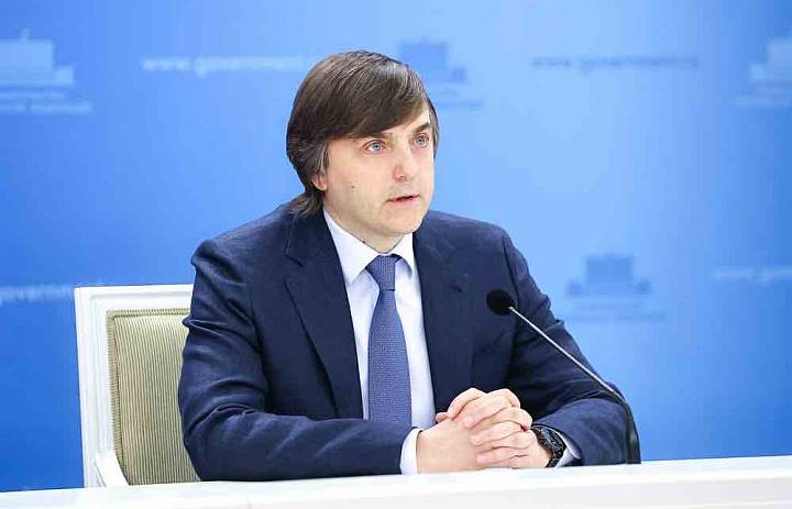 Брифинг Министра просвещения РФ Сергея Кравцова по итогам 2024/25 учебного года